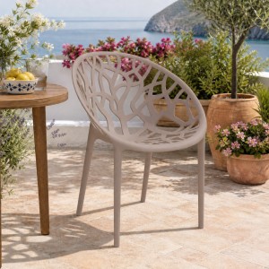 Vista ambientata Sedia poltroncina in polipropilene colore Tortora moderna design impilabile modello Jungle Totò Piccinni