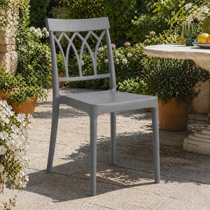 Vista ambientata Sedia in Polipropilene colore Grigio design impilabile modello Castle Totò Piccinni