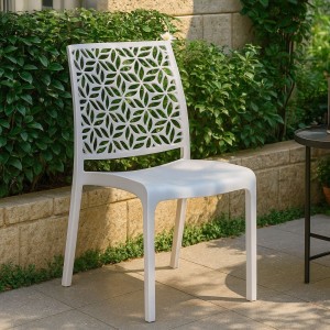 Vista ambientata Sedia da esterno in Polipropilene colore Bianco design impilabile modello Ninfa Totò Piccinni