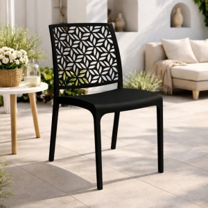 Vista ambientata Sedia in Polipropilene colore nero design impilabile modello Ninfa Totò Piccinni