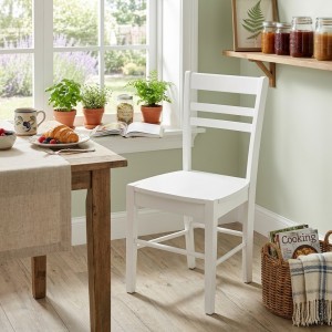 Vista ambientata Sedia in Kit in Legno colore Bianco modello Petra Totò Piccinni