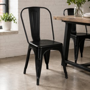 Vista ambientata Sedia in metallo industry stile design industriale nero Tolix Totò Piccinni