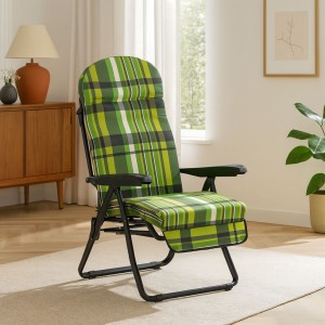 Vista ambientata Poltrona Sedia Sdraio con Poggiapiedi estendibile in metallo struttura nero - scozzese verde/giallo modello Sofia Totò Piccinni