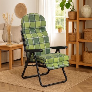 Vista ambientata Poltrona Sedia Sdraio con Poggiapiedi estendibile in metallo struttura nero - scozzese verde modello Sofia Totò Piccinni