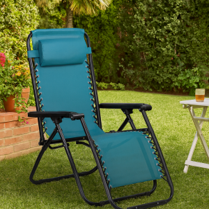 Vista ambientata Sedia a sdraio Gravity gravità zero reclinabile e pieghevole adatta ad ambienti esterni in robusto acciaio e resistente textilene lavabile colore Petrolio