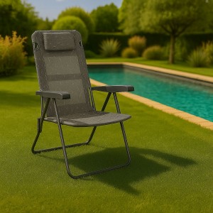 Vista ambientata Sdraio colore "Grigio Verticale" con braccioli e cuscino in Textilene modello Lipbul Totò Piccinni