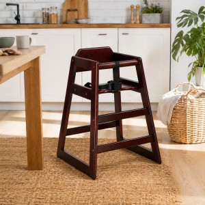 Vista ambientata Seggiolone per bambini in legno colore Mogano design impilabile Totò piccinni