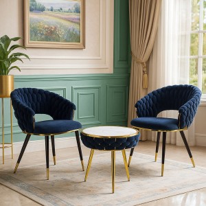 Vista ambientata Set tavolino 2 poltroncine vellutato imbottito colore Blu con finiture nero e oro modello Royal B Totò Piccinni