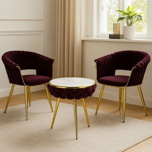 Vista ambientata Set tavolino 2 poltroncine vellutato imbottito colore Porpora con finiture in oro modello Royal A Totò Piccinni