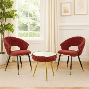 Vista ambientata Set tavolino 2 poltroncine vellutato imbottito colore Rosa Antico con finiture nero e oro modello Royal B Totò Piccinni