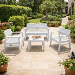 Vista ambientata Set da esterno colore Bianco in Polipropilene modello Kilimanjaro Totò Piccinni