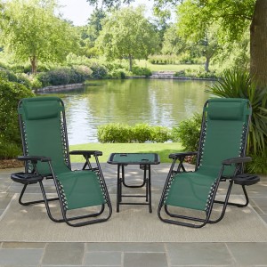 Vista ambientata Set bistrot 2 sedie sdraio e tavolino in textilene colore Verde modello Gravity Totò Piccinni