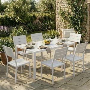Vista ambientata set pranzo tavolo messico 158x78 con 6 sedie senza braccioli messico con struttura in metallo e polietilene effetto legno colore bianco