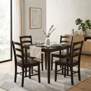 Vista ambientata set tavolo in legno Teo 75 con sedie in legno Veneta colore wengé Totò Piccinni