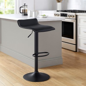 Vista ambientata sgabello bar nevada girevole 360 gradi regolabile in altezza total black Totò Piccinni