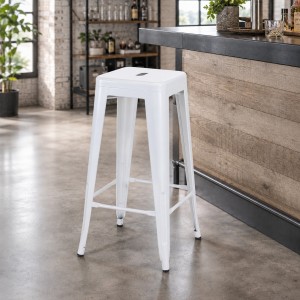 Vista ambientata Sgabello design industriale in metallo colore Bianco modello Indutry Totò Piccinni