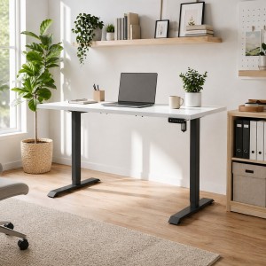 Vista ambientata Scrivania da camera con piano Bianco e gambe Nero regolabile in altezza elettricamente modello Progress Totò Piccinni