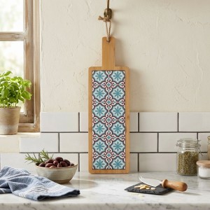 Vista ambientata Tagliere in bambù e ceramica colore Acquamarina modello Valladolid Villa D'Este