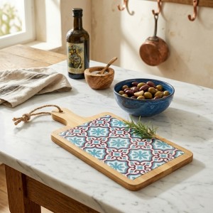 Vista ambientata Tagliere rettangolare in bambù e ceramica colore Acquamarina modello Valladolid Villa D'Este