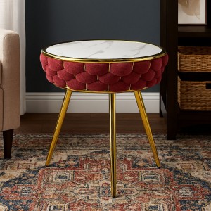 Vista ambientata Tavolino da salotto in velluto colore Rosa Antico con piano effetto marmo modello Roylal Totò Piccinni