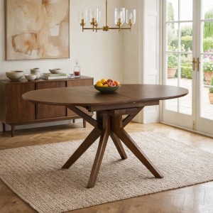 Vista angolata Tavolo allungabile in legno massello ciliegio scuro modello Stelvio Totò Piccinni