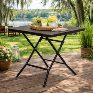 Vista ambientata Tavolo da giardino pieghevole colore Marrone modello Panama Totò Piccinni