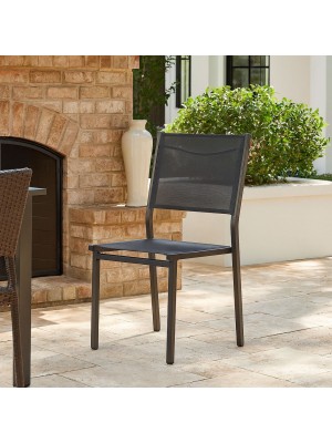 Vista ambientata Sedia con struttura in alluminio e seduta in textilene colore Antracite senza braccioli modello Hilde Totò Piccinni