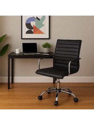 Vista ambientata poltrona ufficio ergonomica colore Nero con braccioli modello Perth Totò Piccinni