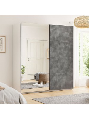 Vista ambientata Armadio in legno struttura Bianca con due ante scorrevoli, 1 Grigio Cemento e 1 a Specchio modello Sliding Totò Piccinni