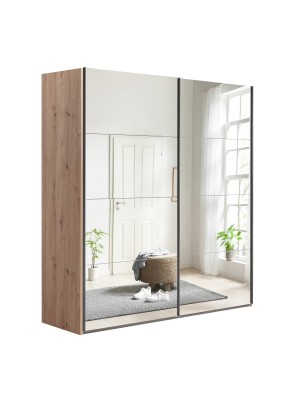 Vista diagonale con ante chiuse Armadio moderno in legno struttura Rovere Artisan con 2 ante scorrevoli a specchio modello Sliding Totò Piccinni