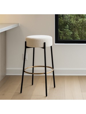 Vista ambientata Sgabello in Tessuto imbottito colore Bianco con struttura in metallo modello Bouclè Totò Piccinni