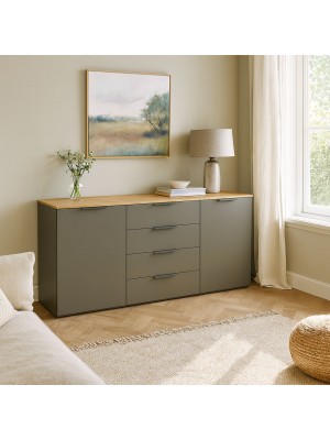 Vista ambientata Madia moderna in legno colore "Grigio Laccato/Rovere Miele" con 2 ante e 4 cassetti modello Zenit Totò Piccinni