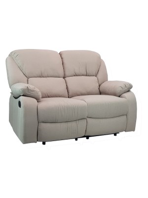 Vista diagonale di un divano 2 posti imbottito con funzione relax reclinabile e poggiapiedi in tessuto beige Calipso Totò Piccinni