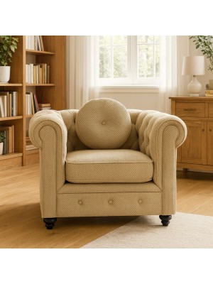 Vista ambientata  Poltrona vintage trapuntata colore "3D Beige" con piedini in legno modello Chester Totò Piccinni