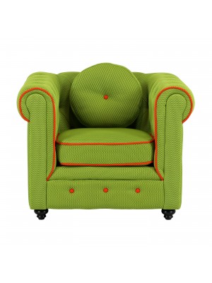 Vista frontale Poltrona vintage trapuntata colore "3D Verde" con piedini in legno modello Chester Totò Piccinni