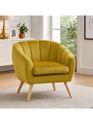 Vista ambientata Poltroncina in Velluto imbottita colore Giallo modello Pilar Totò Piccinni