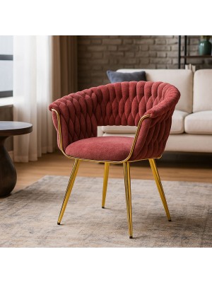 Vista ambientata Poltroncina relax in ciniglia vellutata imbottita colore Rosa Antico con gambe in metallo modello Royal A Totò Piccinni