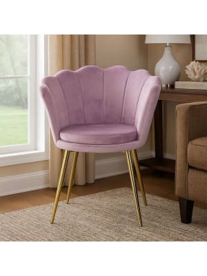 Vista ambientata Poltroncina in Velluto colore Rosa con schienale a conchiglia e gambe in oro modello Velvet Totò Piccinni