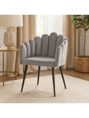 Vista ambientata Poltroncina in Velluto Imbottita colore Grigio Chiaro con gambe in metallo modello Margherita Totò Piccinni