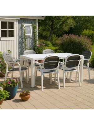 Vista ambientata Set da giardino con 6 poltroncine colore "Bianco-Marrone/Bianco" in Polipropilene modello Nadia Totò Piccinni