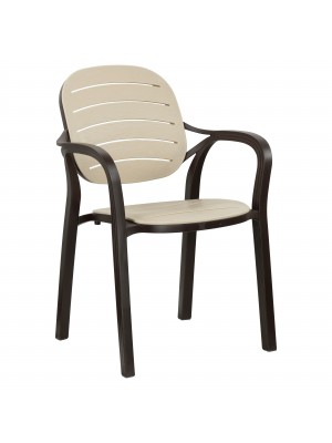 Sedia Poltrona in Polipropilene colore "Marrone/Cappuccino" design impilabile con braccioli modello Nadia Totò Piccinni