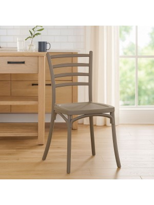 Vista ambientata Sedia in Polipropilene colore Tortora design impilabile modello Borgo Totò Piccinni