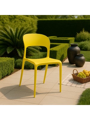 Vista ambientata Sedia in Polipropilene colore Giallo Limone design impilabile modello Omega Totò Piccinni