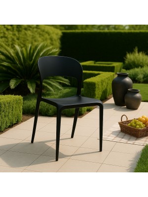 Vista ambientata Sedia in Polipropilene colore Nero design impilabile modello Omega Totò Piccinni