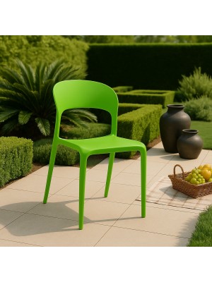 Vista ambientata Sedia in Polipropilene colore Verde design impilabile modello Omega Totò Piccinni