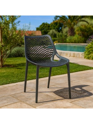 Vista ambientata Sedia in Polipropilene intrecciato colore Grigio Scuro modello Loren Totò Piccinni