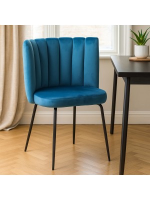 Vista ambientata Poltroncina in Velluto colore Ottanio con gambe in metallo modello Imperiale Totò Piccinni