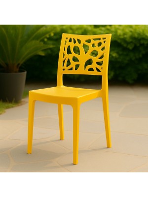Vista ambientata Sedie In polipropilene colore Giallo Ocra design impilabili made in italy modello Teti Totò Piccinni