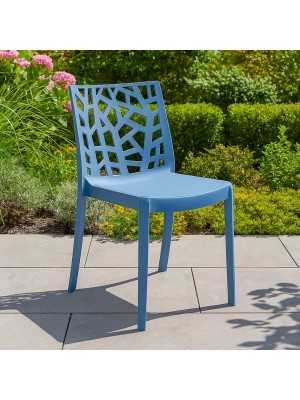Vista ambientata Sedia in Polipropilene colore Blu design impilabile per esterno made in italy modello Matrix Totò Piccinni