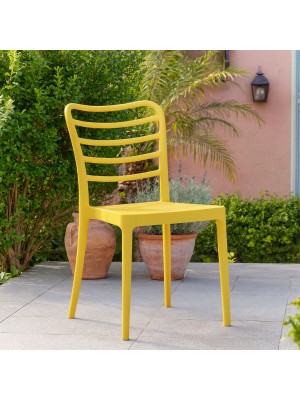 Vista ambientata Sedia da esterno in Polipropilene colore Giallo design impilabile modello Arco Totò Piccinni